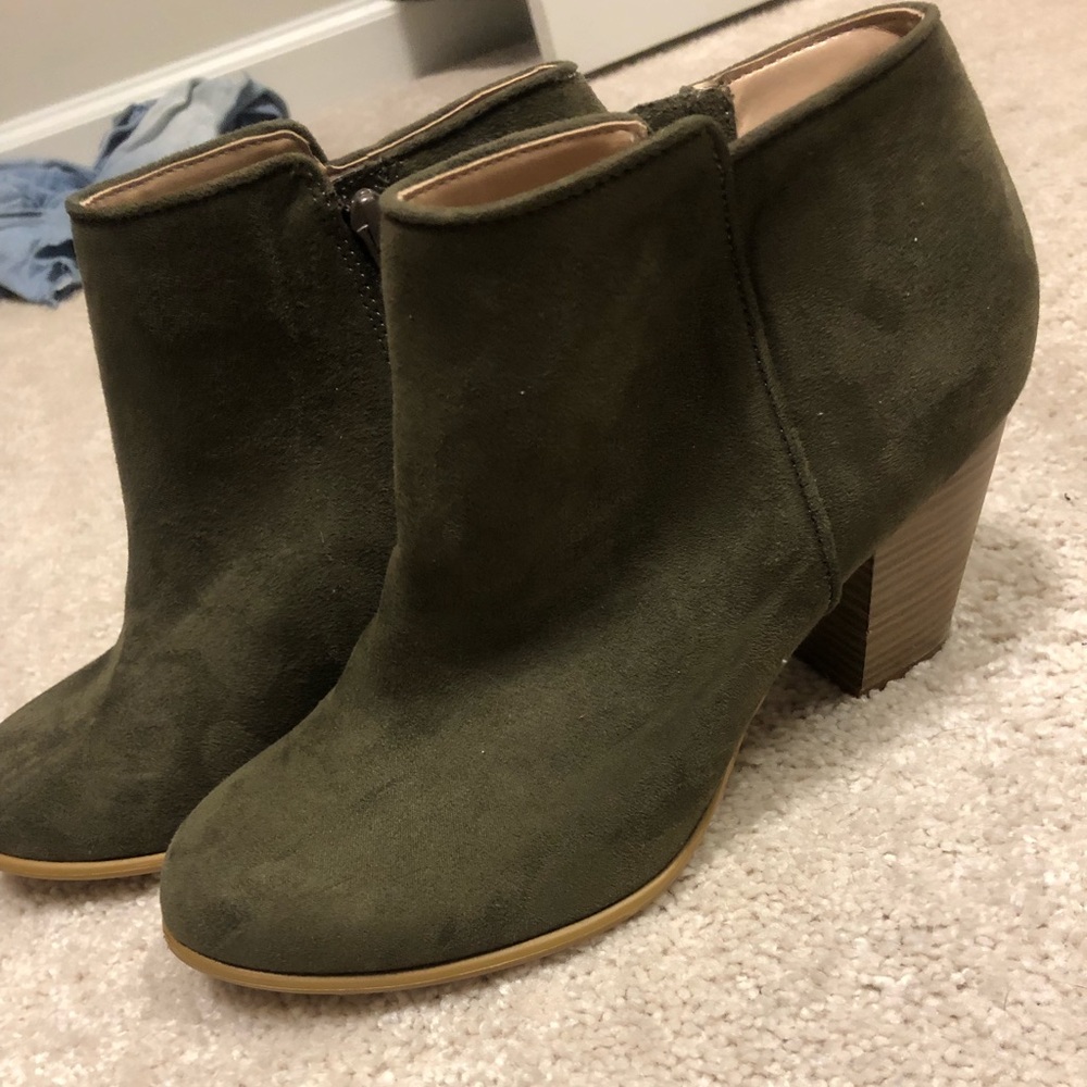 Olive booties